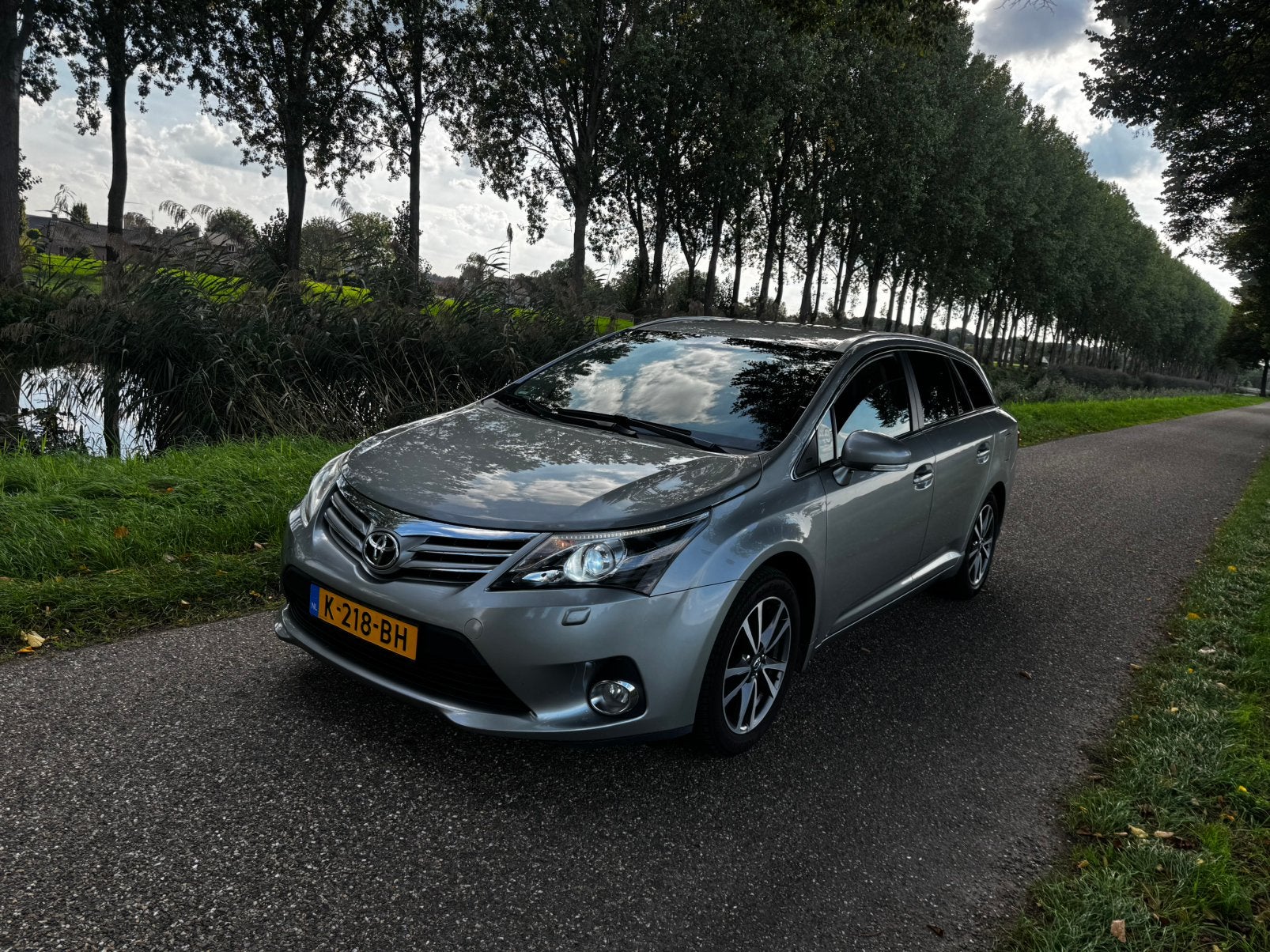Toyota Avensis 1.8 Vvt-i Wagon 2013 Grijs, Auto's, 15 km/l, Avensis, Zwart, 4 cilinders