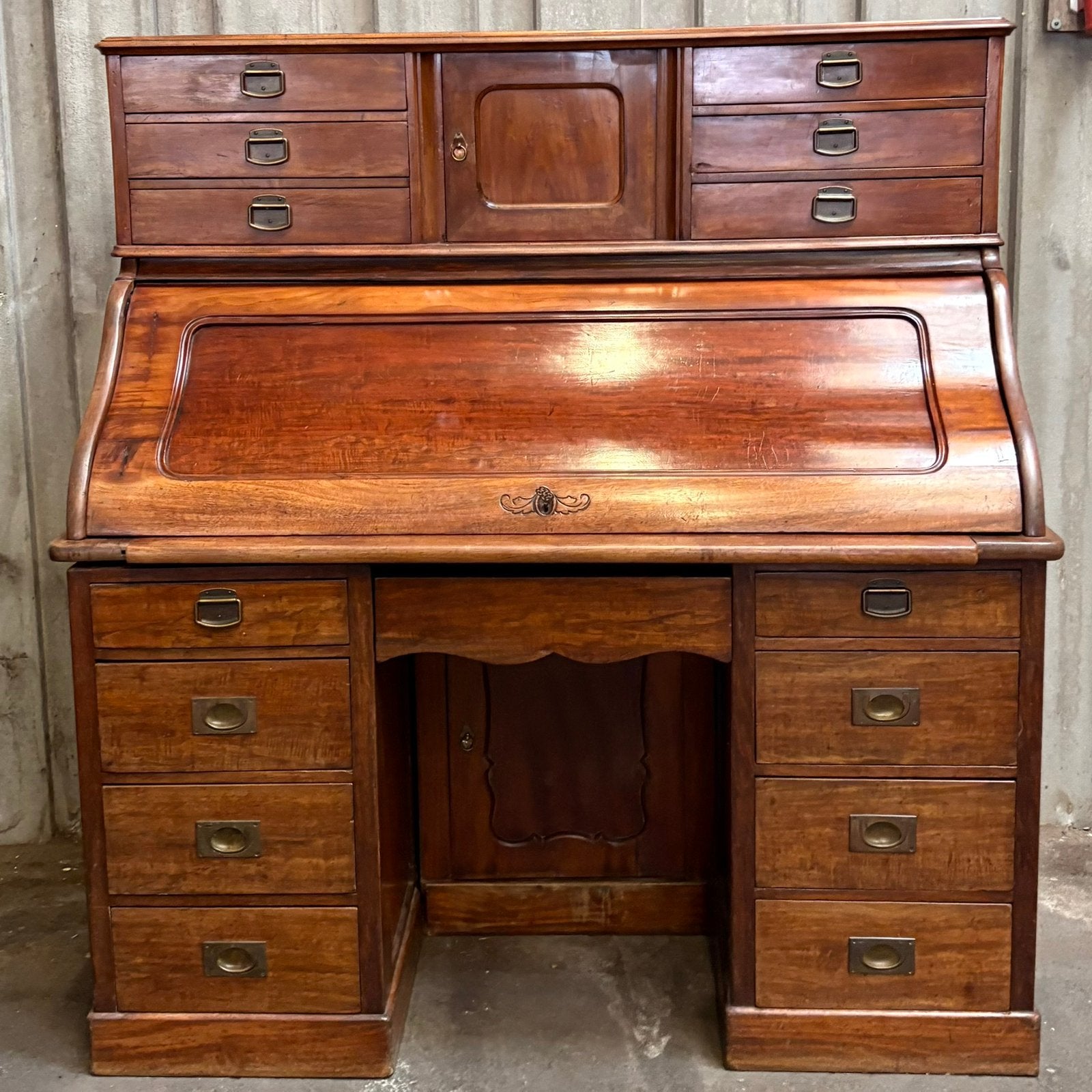 Antiek bureau