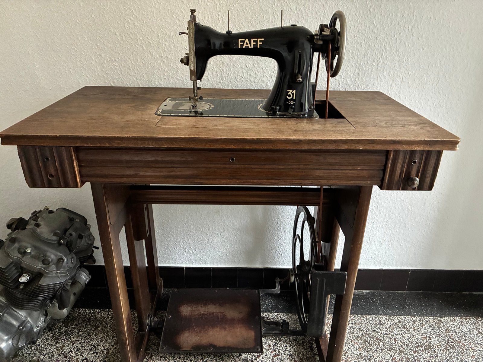 Antieke PFAFF 31 Naaimachine met Houten Tafel, Ophalen
