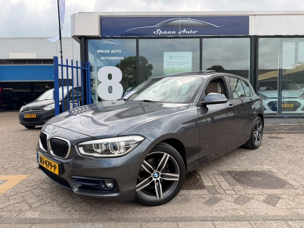 BMW 1-serie 118i M-SPORT | Automaat | Pano | Leer | Harman k, Auto's, Dealer onderhouden, Gebruikt, Bedrijf, 650 kg
