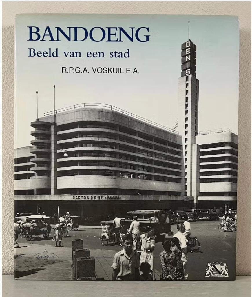 Bandoeng Beeld van een stad - R.P.G.A. Voskuil e.a., Ophalen of Verzenden, Zo goed als nieuw