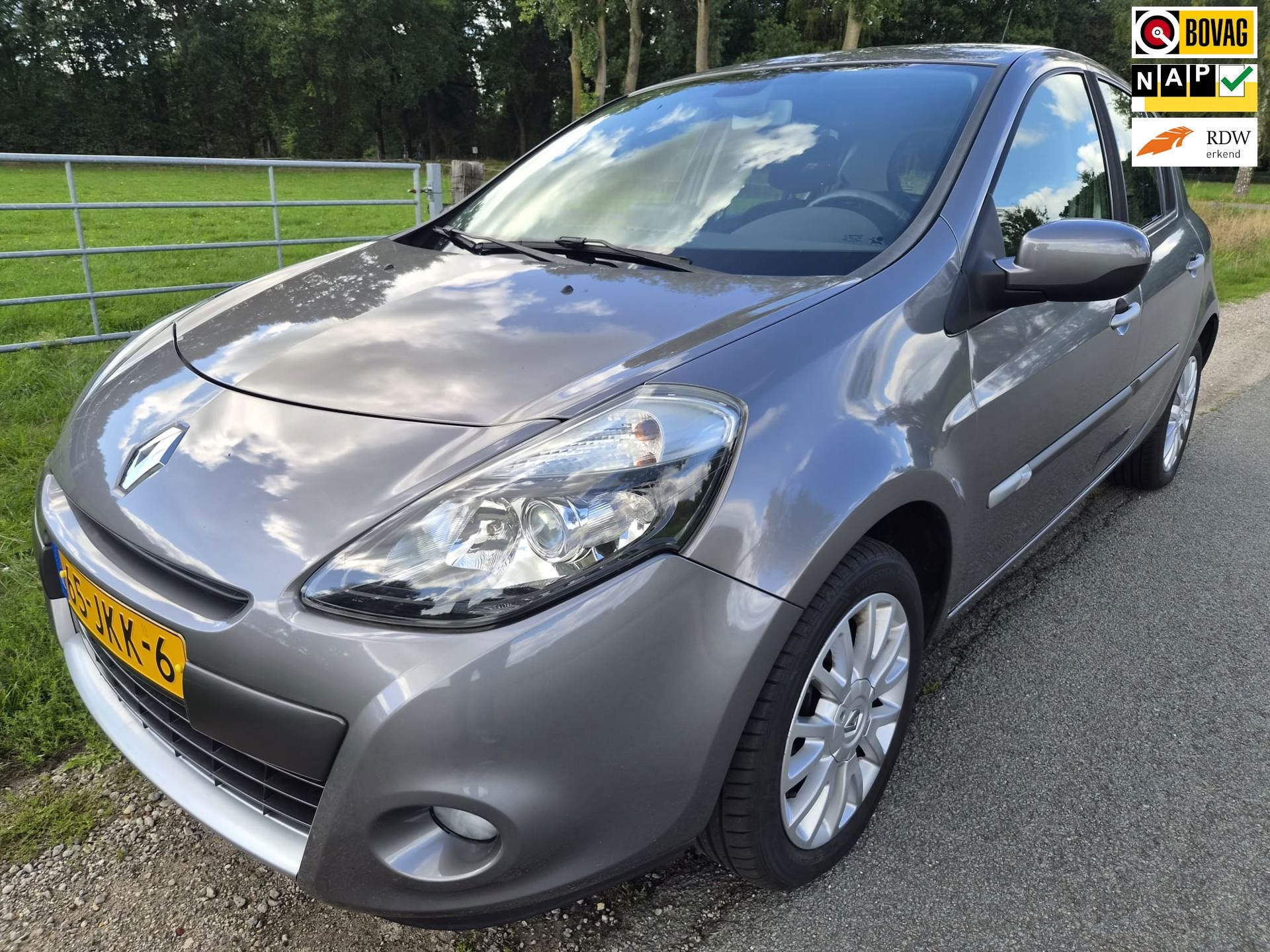 Renault Clio 1.2 TCe Sélection Business Sport dealer ond. a, Auto's, Renault, Gebruikt, 4 cilinders, 49 €/maand, Origineel Nederlands