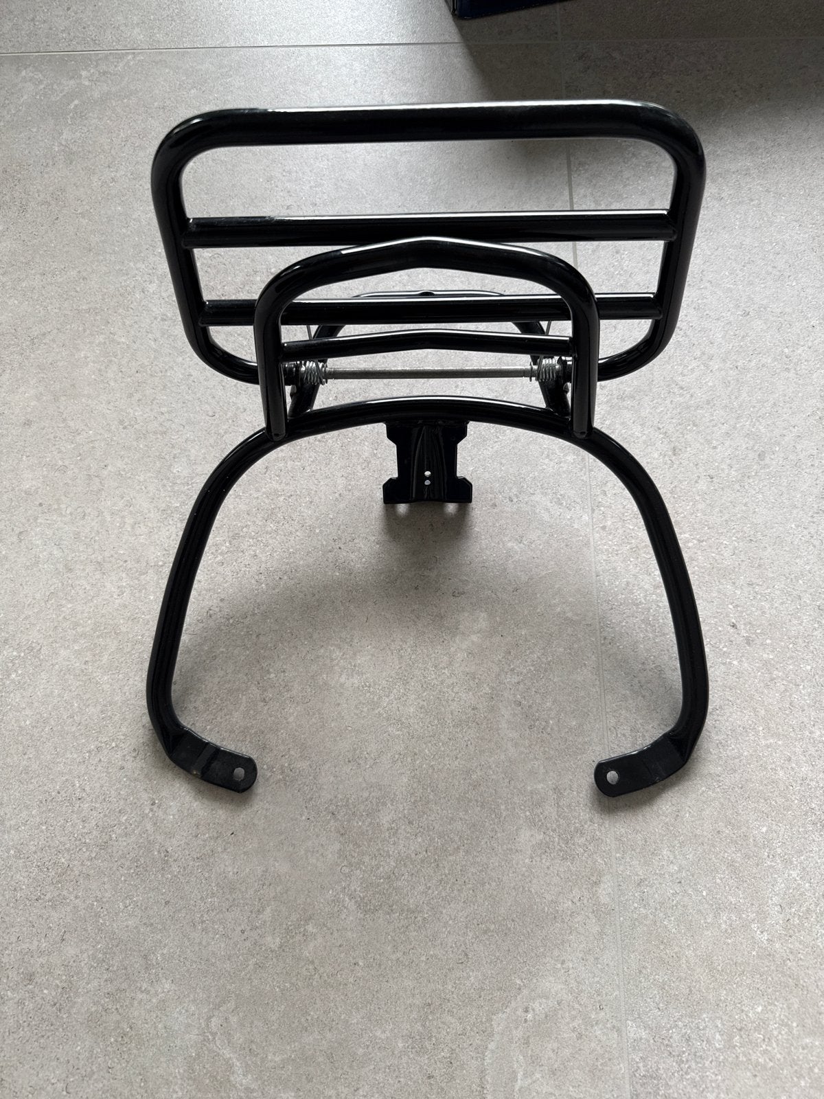 Klapdrager achterzijde Vespa Primavera/Sprint glanszwart, Fietsen en Brommers, Brommeronderdelen | Scooters, Ophalen of Verzenden