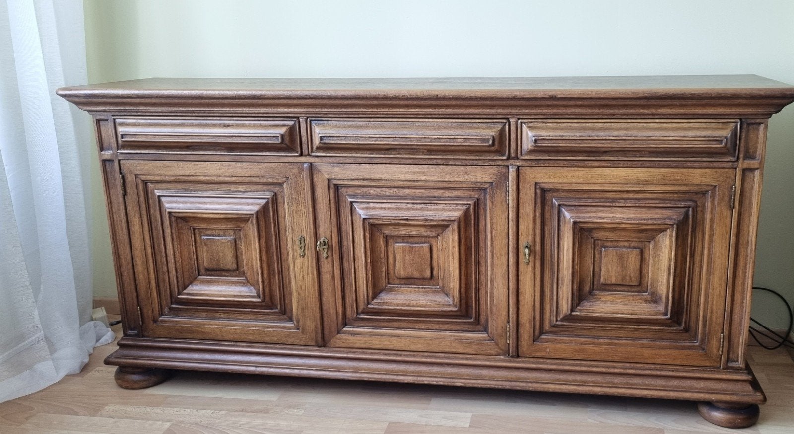Prachtig eikenhouten dressoir "Chateau" van Castle Furniture, Gebruikt, 150 tot 200 cm, Eikenhout, 25 tot 50 cm
