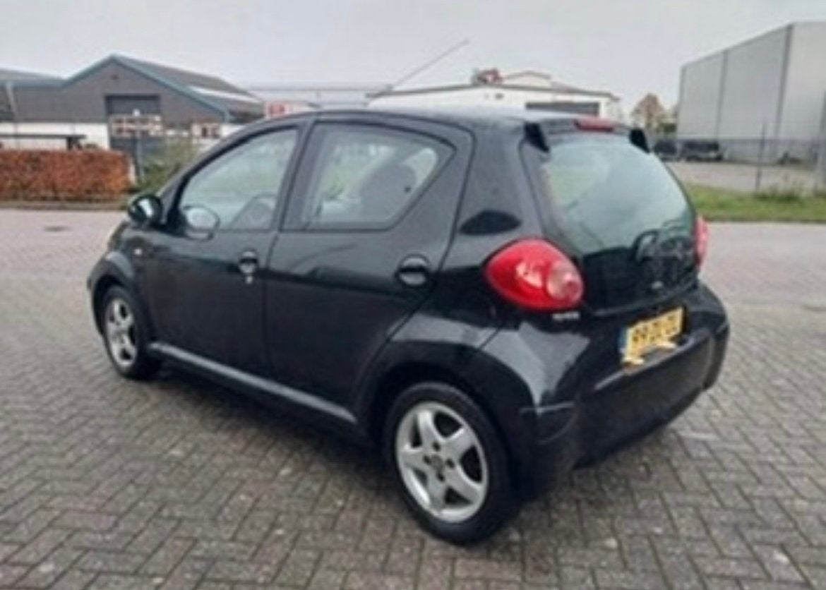 Toyota Aygo 1.0 12V Vvt-i 5DRS 2008 Zwart, Auto's, Voorwielaandrijving, 4 stoelen, Origineel Nederlands, Handgeschakeld