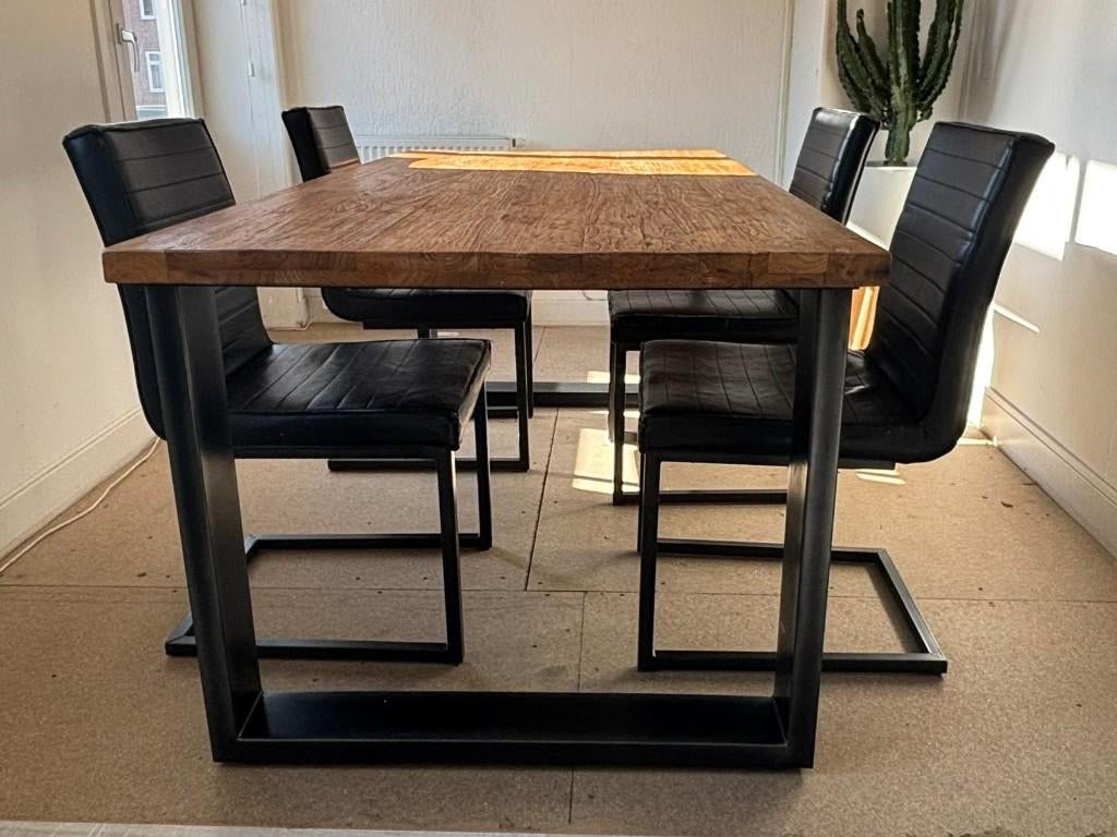 Eettafel Romaro 190x95 massief teakhout met 4 zwarte stoelen, Ophalen, Gebruikt, Teakhout, 50 tot 100 cm