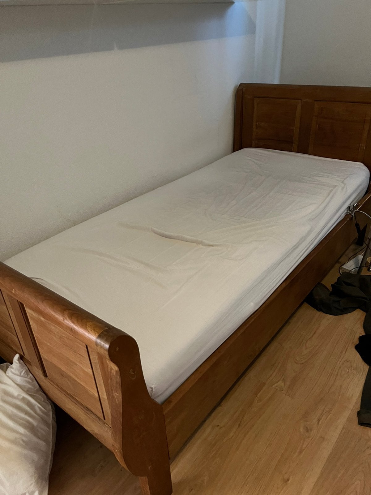 1 persoons bed van teak, Ophalen, Eenpersoons, Bruin, Zo goed als nieuw