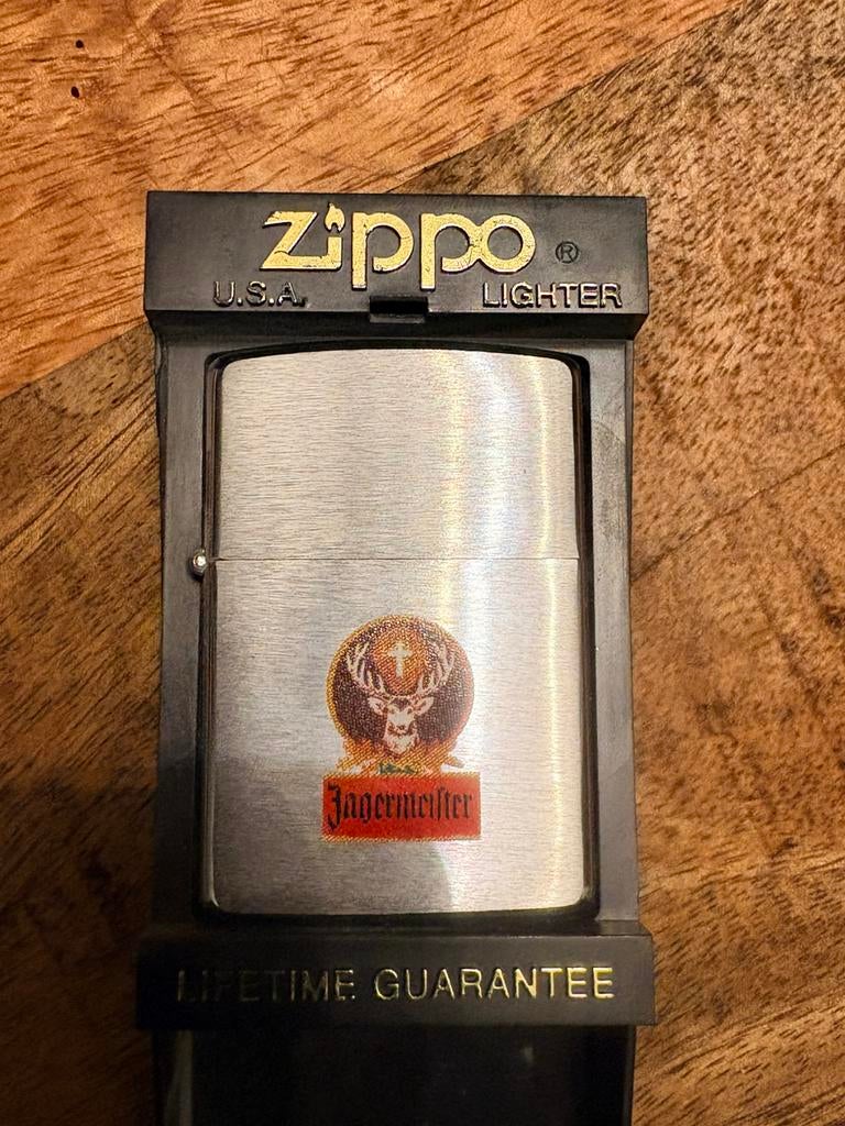 Zippo Jägermeister-aansteker in een geschenkverpakking., Ophalen of Verzenden, Nieuw, Aansteker