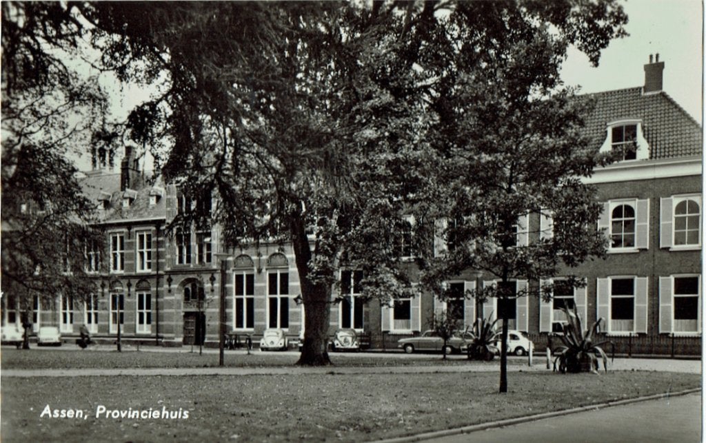 Assen provinciehuis, Verzamelen, Ansichtkaarten | Nederland, Ophalen of Verzenden, 1960 tot 1980, Ongelopen, Drenthe