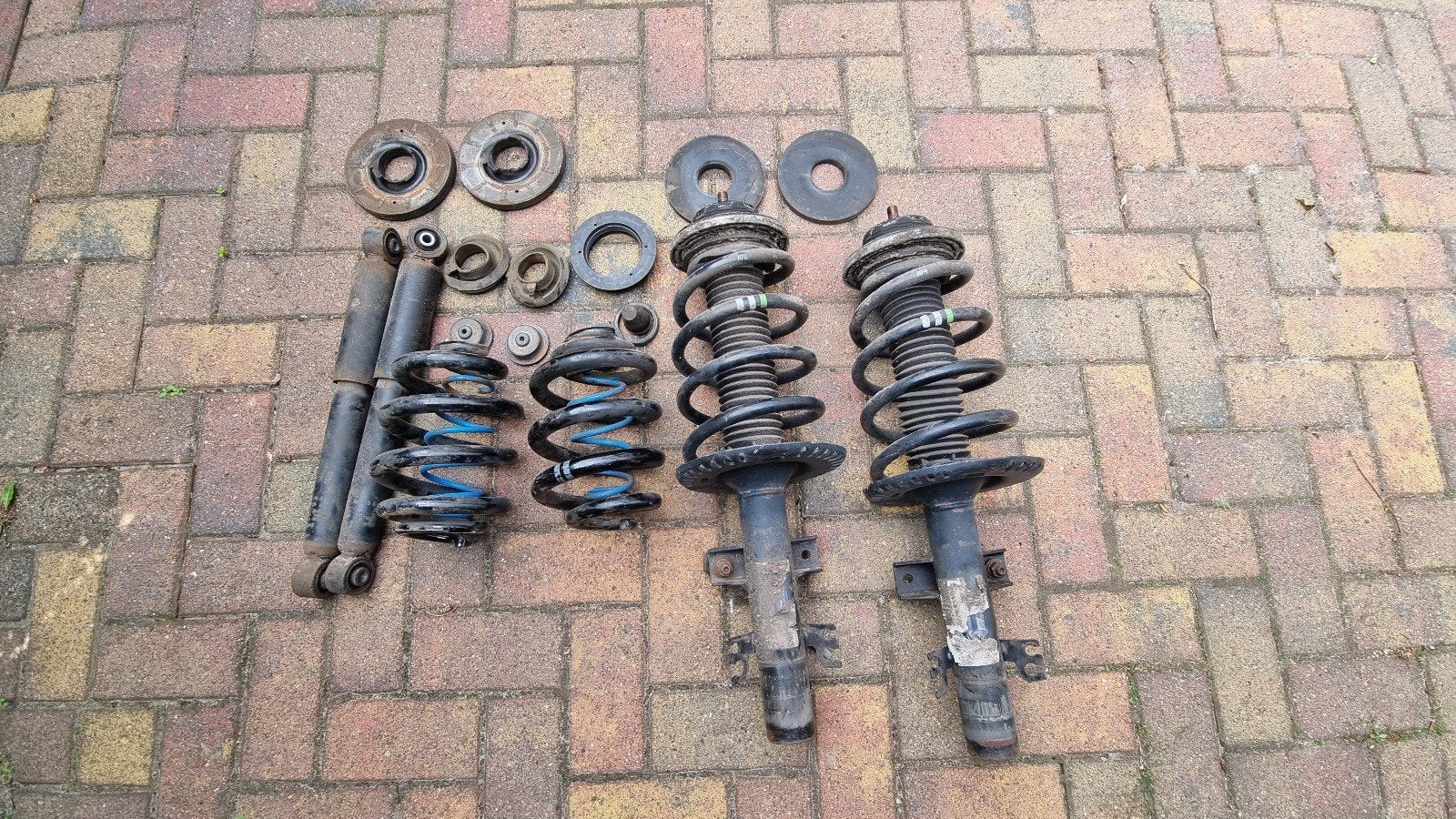 Complete set schokdemprrs en veren VW T6 Transporter, Auto-onderdelen, Ophalen of Verzenden, Volkswagen