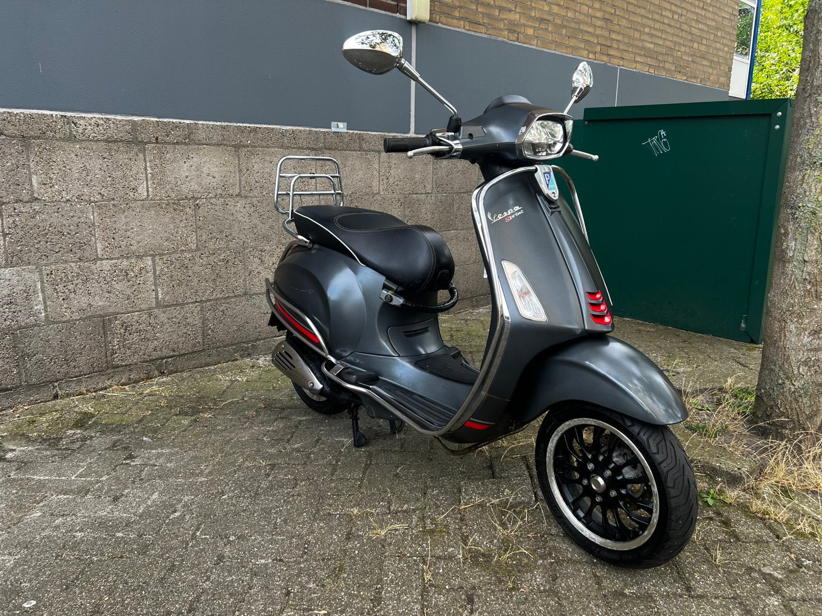 Vespa Sprint 2015 met alarm, Fietsen en Brommers, Scooters | Vespa, Maximaal 45 km/u, Ophalen of Verzenden, Zo goed als nieuw