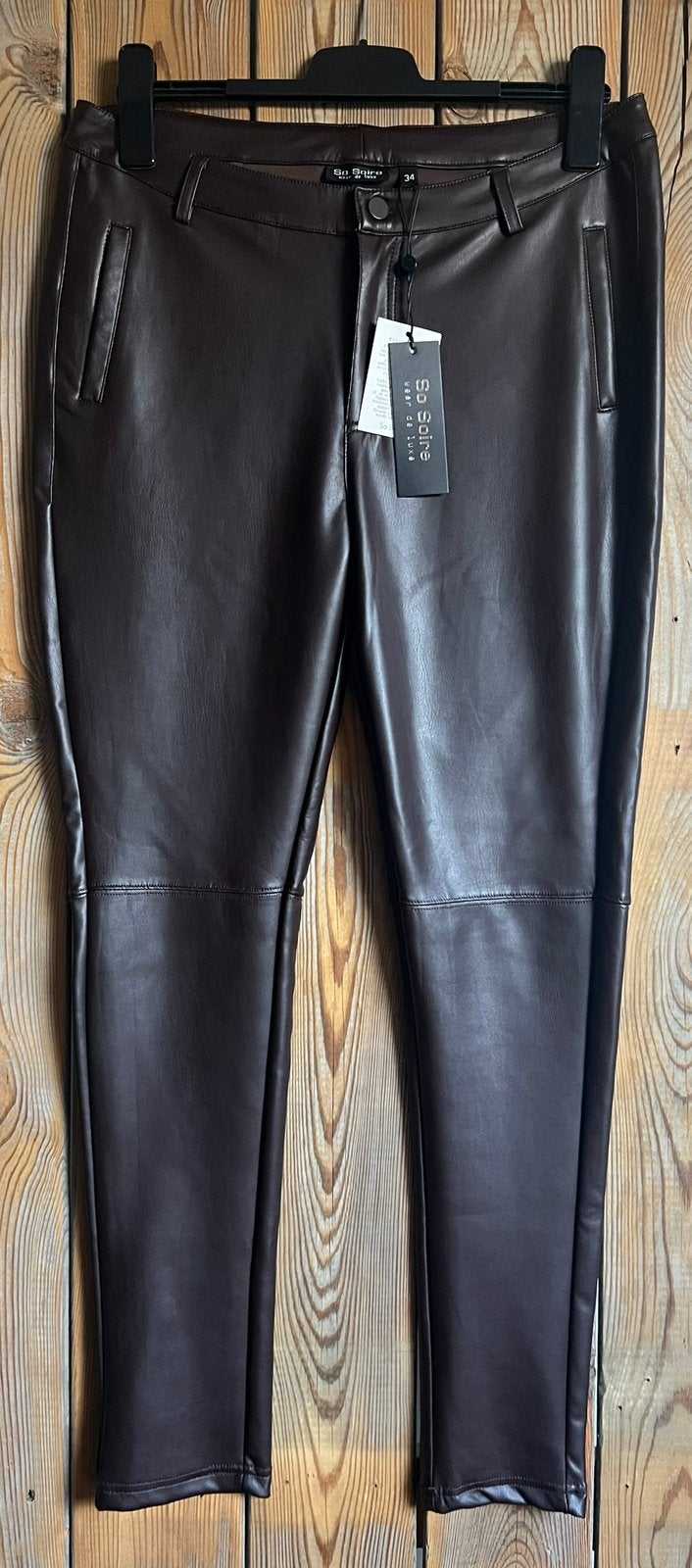 Nieuwe bruine leather look broek SoSoire W34, Ophalen of Verzenden, Nieuw