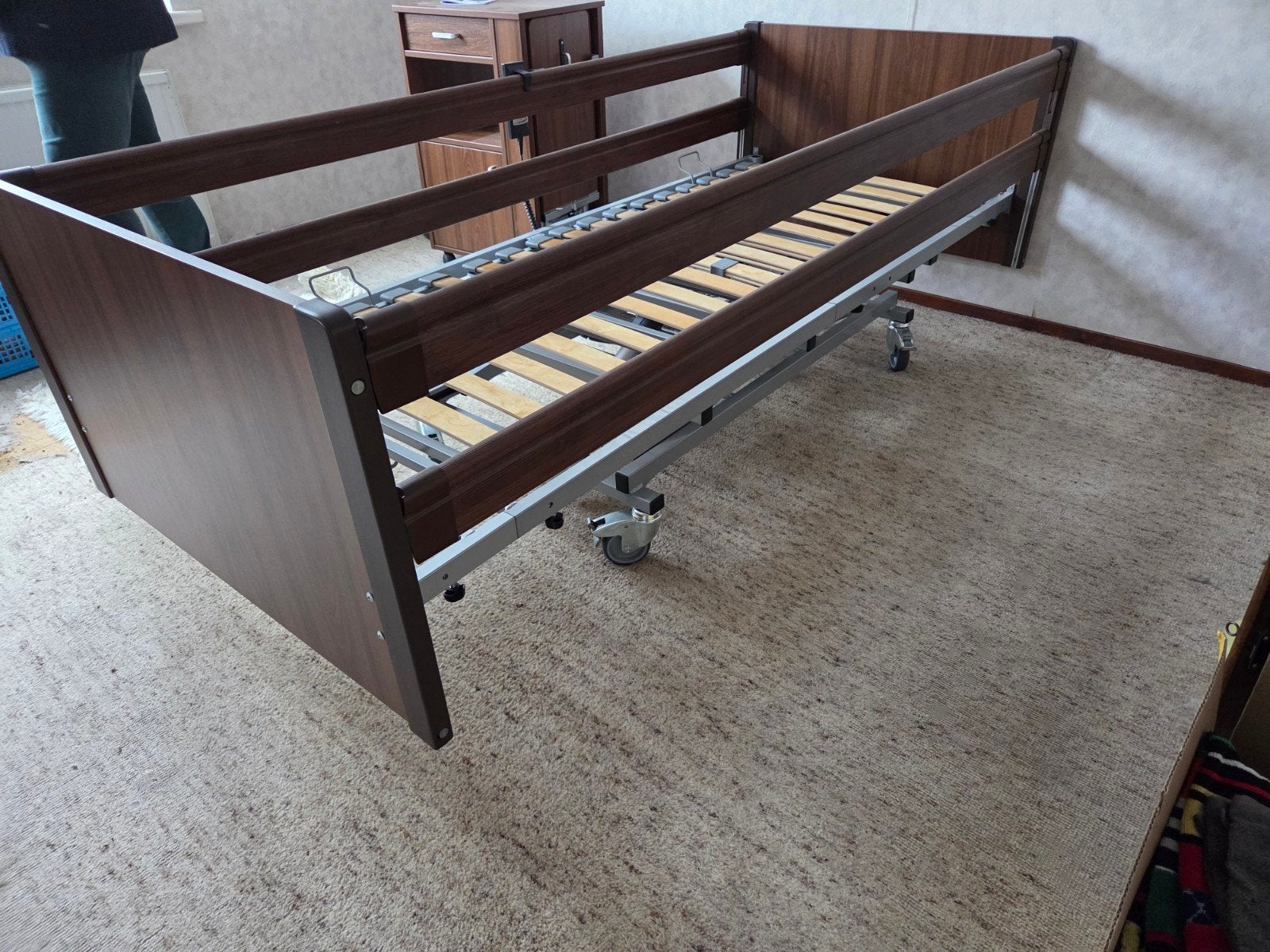 Elektrisch verstelbare hoog laag bed, 1 persoonsbed, zorgbed, Huis en Inrichting, Slaapkamer | Bedden, Ophalen, Verstelbaar, 90 cm