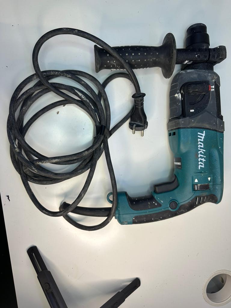 Makita Combiehamer (HR2230), Doe-het-zelf en Verbouw, Gereedschap | Boormachines, Ophalen of Verzenden, Zo goed als nieuw, Boor- en/of Breekhamer