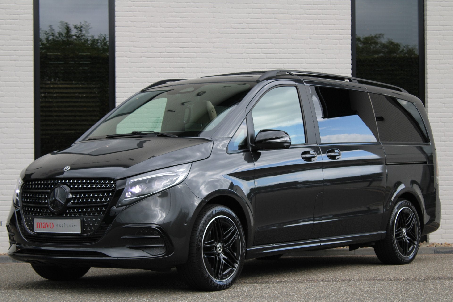 Mercedes-Benz V-Klasse 300d / AMG / Exclusive / 4-Matic / 7-, Auto's, Automaat, Gebruikt, Met garantie (alle), 2500 kg