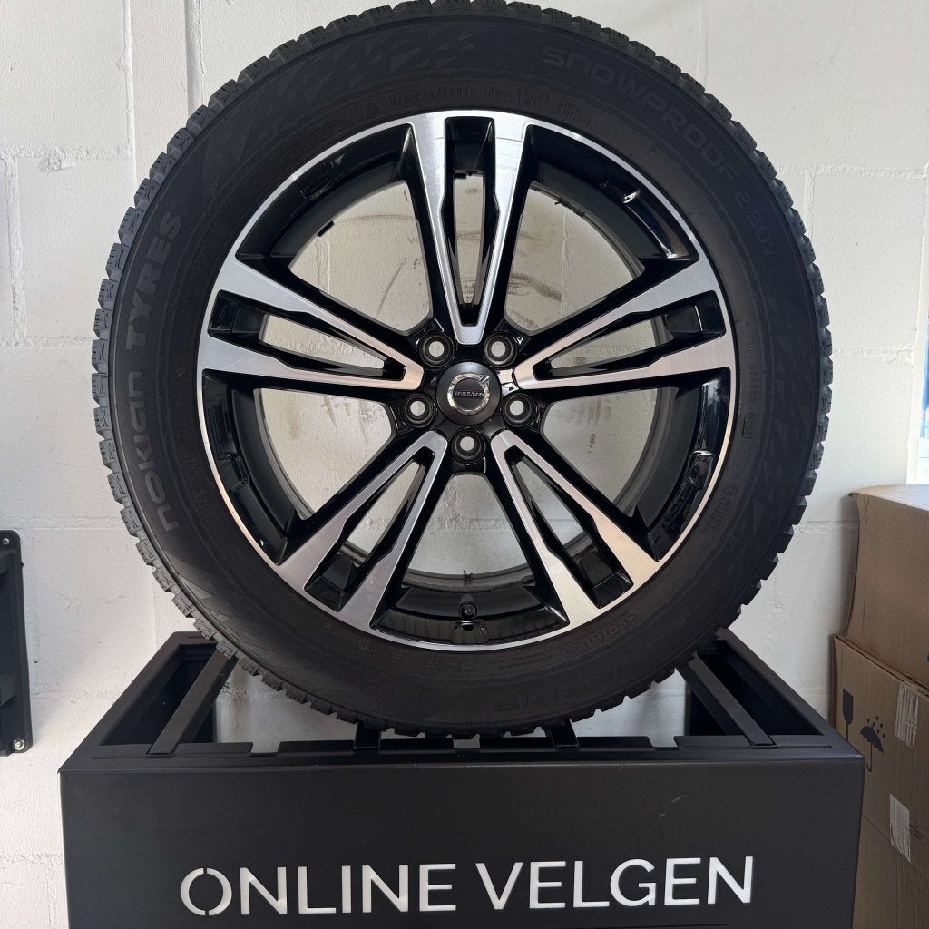 Set 19 inch Originele Volvo Velgen + winterbanden XC40 XC60, Gebruikt, Banden en Velgen, Niet ingevuld, 235 mm