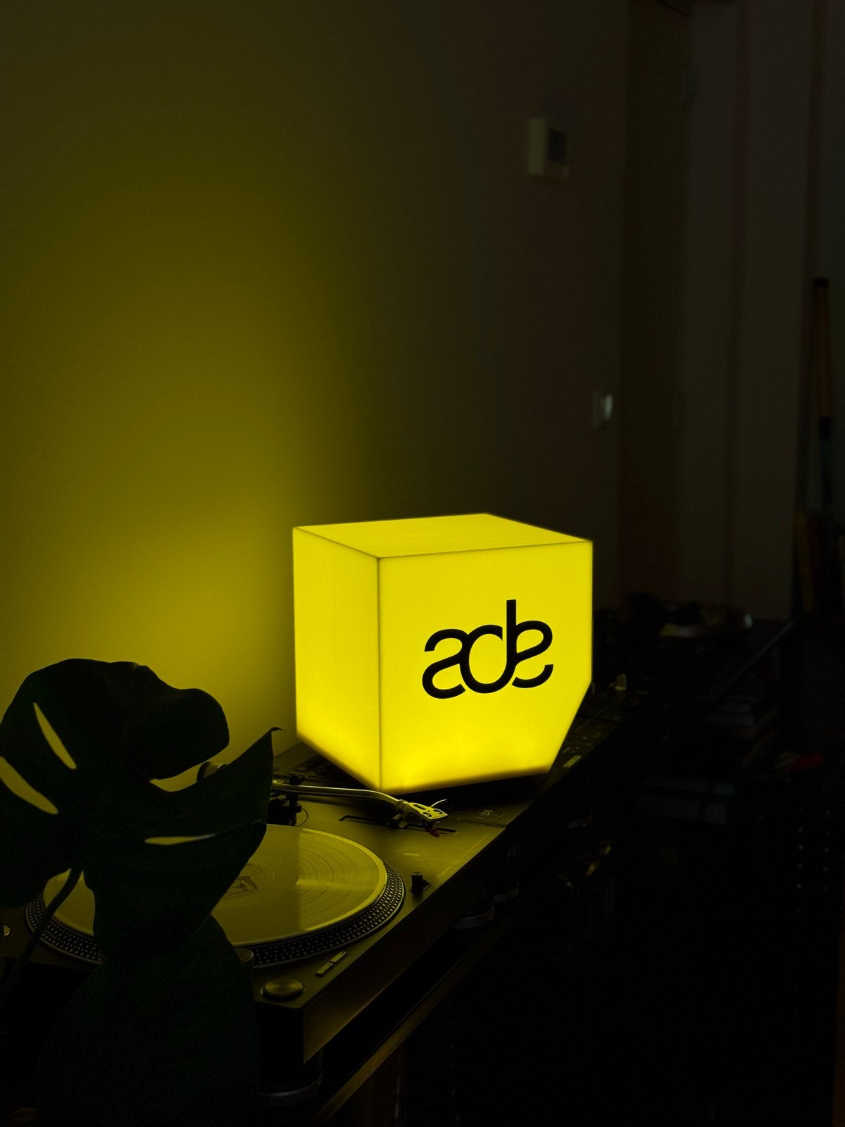 ADE lamp light box - in perfecte conditie, Ophalen, Overige merken, Kunststof, Geel