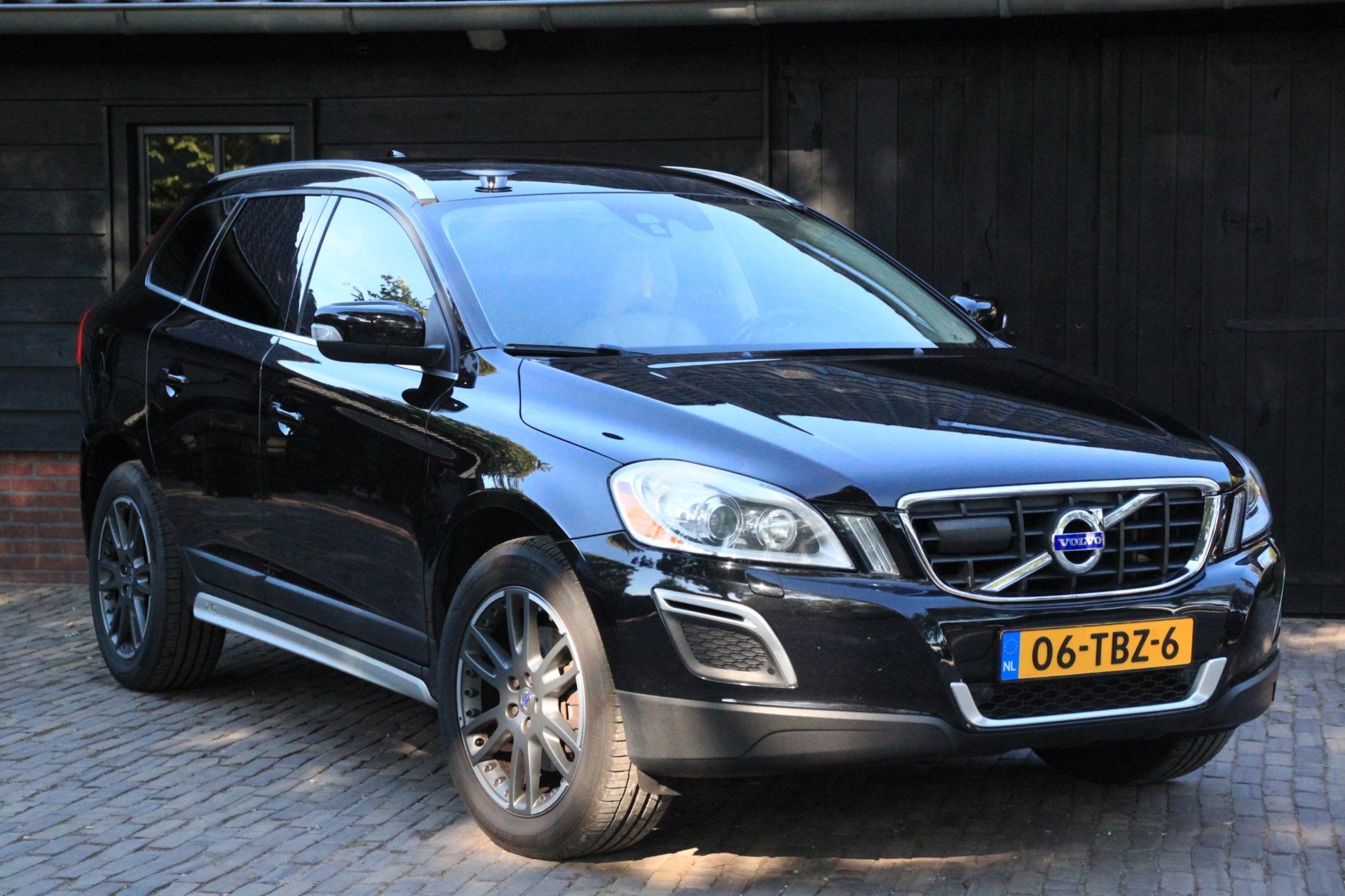 Volvo XC60 3.0 T6 AWD Summum Xenon/Navigatie/Leer/Parkeersen, Automaat, Euro 5, Gebruikt, 1738 kg