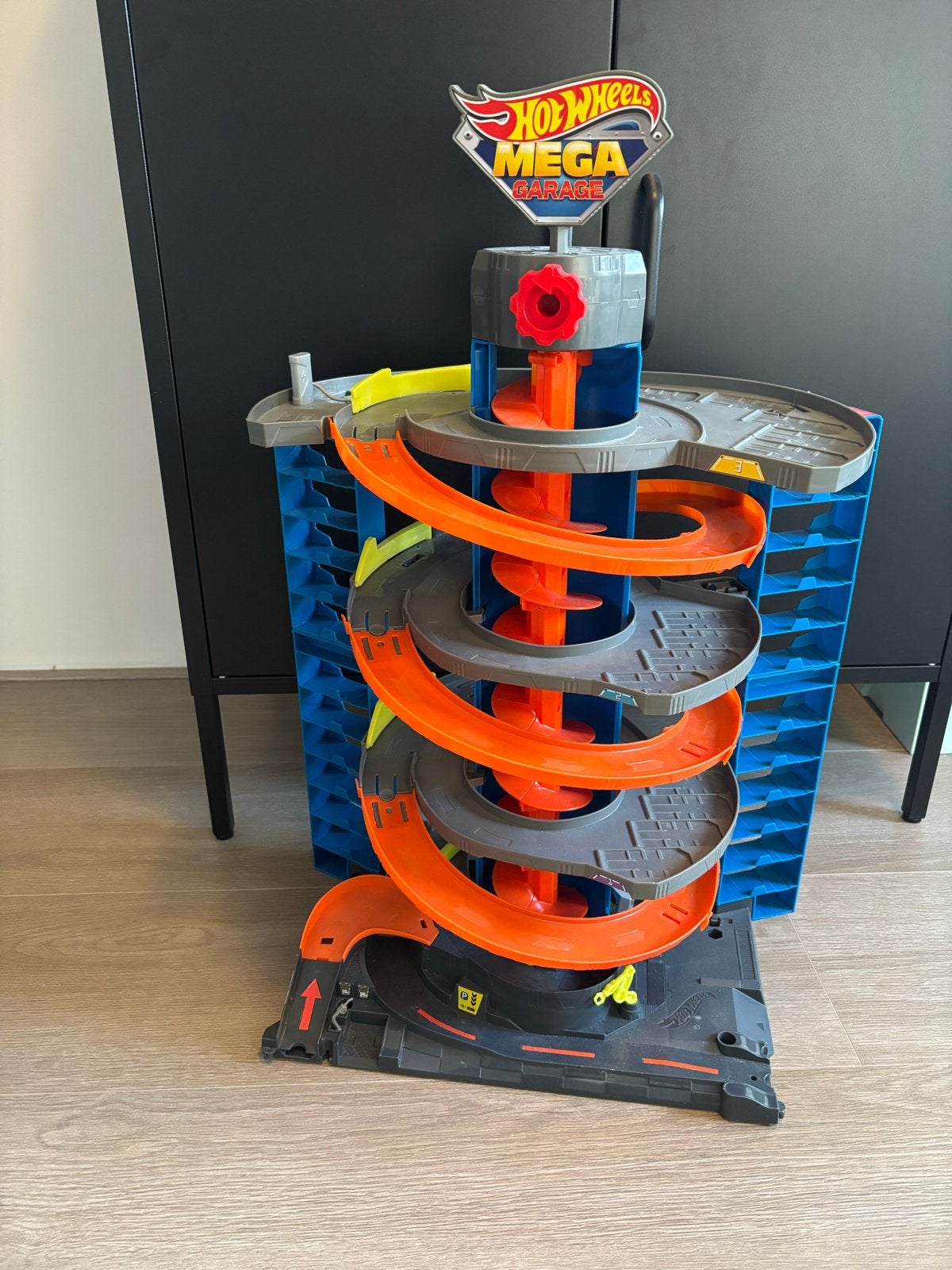 Hot Wheels City Mega Garage Racebaan, Racebaan, Ophalen of Verzenden, Zo goed als nieuw, Hot Wheels