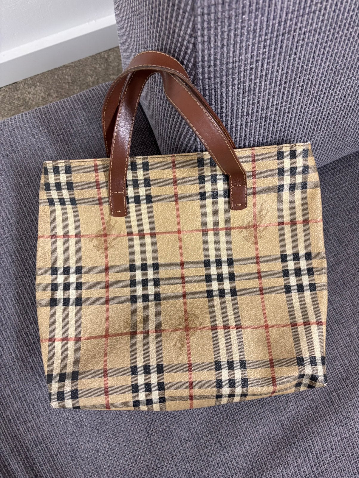 Burberry tote tas, Verzenden, Zo goed als nieuw, Zwart, Sneakers of Gympen