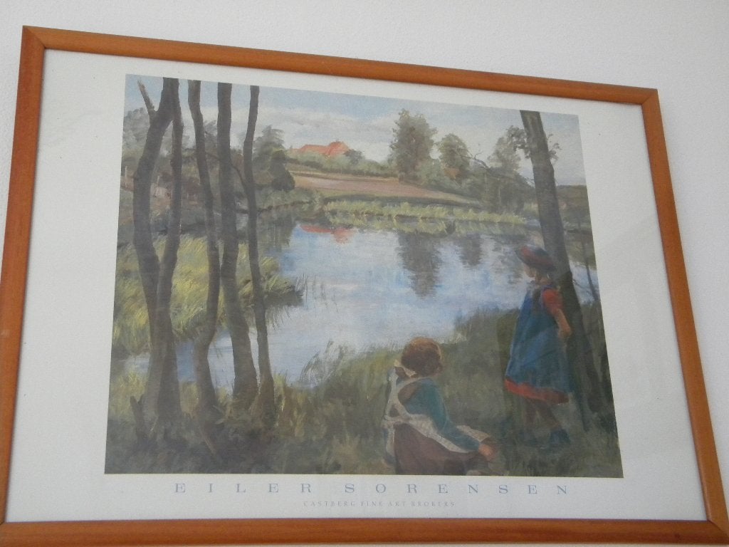 SCHILDERIJ TWEE MEISJES BIJ EEN MEER IN LIJST GLASPLAAT, Ophalen, Zo goed als nieuw, Minder dan 50 cm, Schilderij