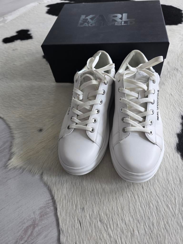 Karl Lagerfeld sneakers wit - Zo goed als nieuw, eenmaal ged, Kleding | Dames, Schoenen, Karl Lagerfeld, Wit, Ophalen of Verzenden