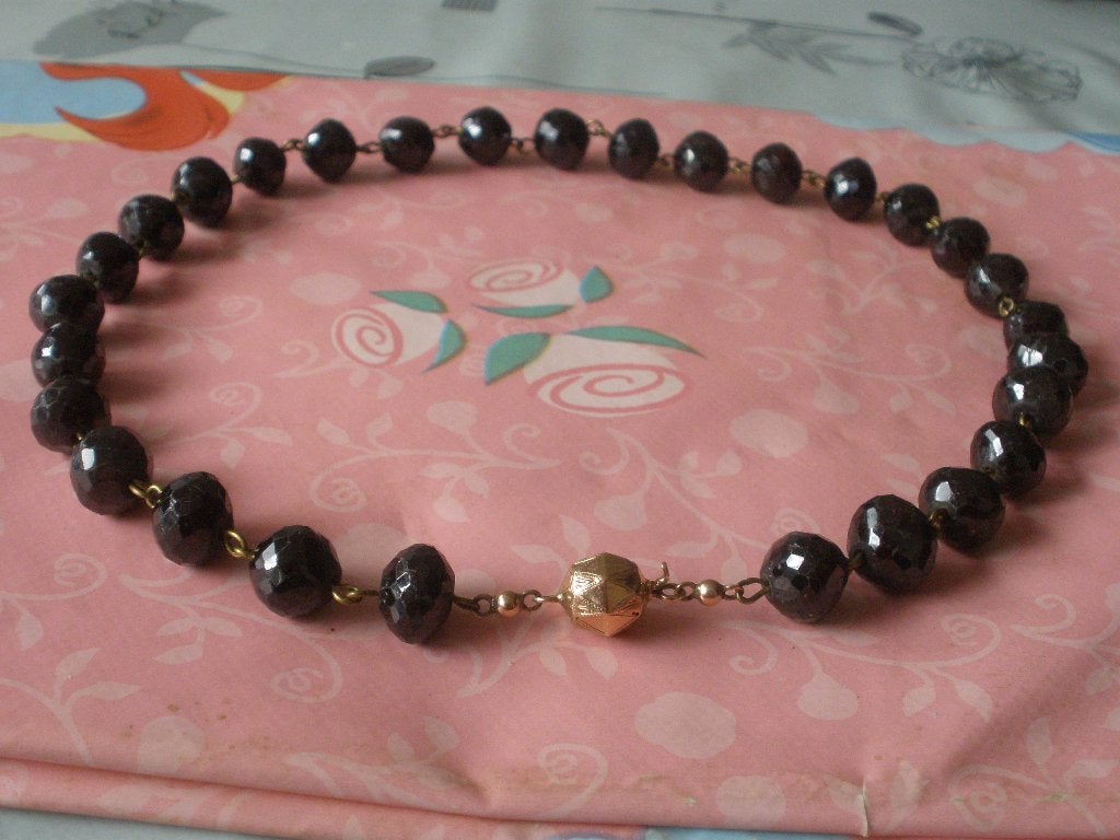 Zeeuwse Granaten ketting met Gouden slot 14k, Ophalen of Verzenden, Goud, Ketting, Met edelsteen