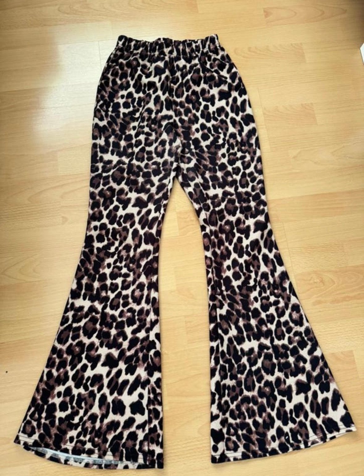 Panter flared legging wijde pijpen M, Kleding | Dames, Broeken en Pantalons, Maat 38/40 (M), Bruin, Verzenden, Zo goed als nieuw