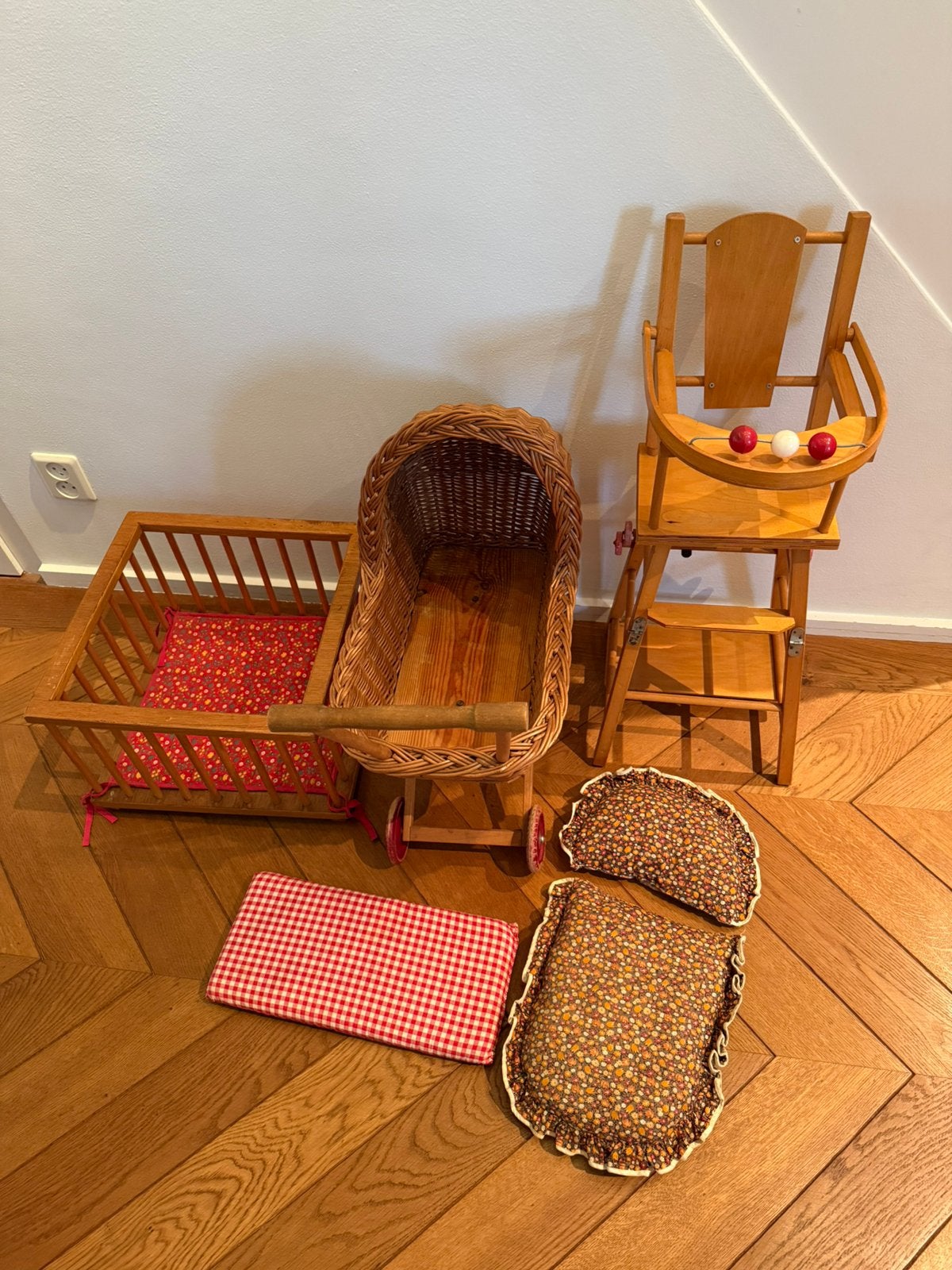 rotan kinderwagen, box en stoeltje voor poppen 1980, Ophalen, Gebruikt, Toebehoren