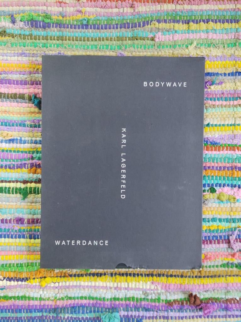Karl Lagerfeld - Bodywave & Waterdance boeken set, Ophalen of Verzenden, Gelezen, Karl Lagerfeld, Europa overig