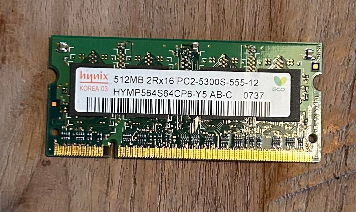 2x Hynix 512MB DDR2 Laptop RAM PC2-5300S 667MHz, Computers en Software, RAM geheugen, Ophalen, DDR2, Laptop, Gebruikt