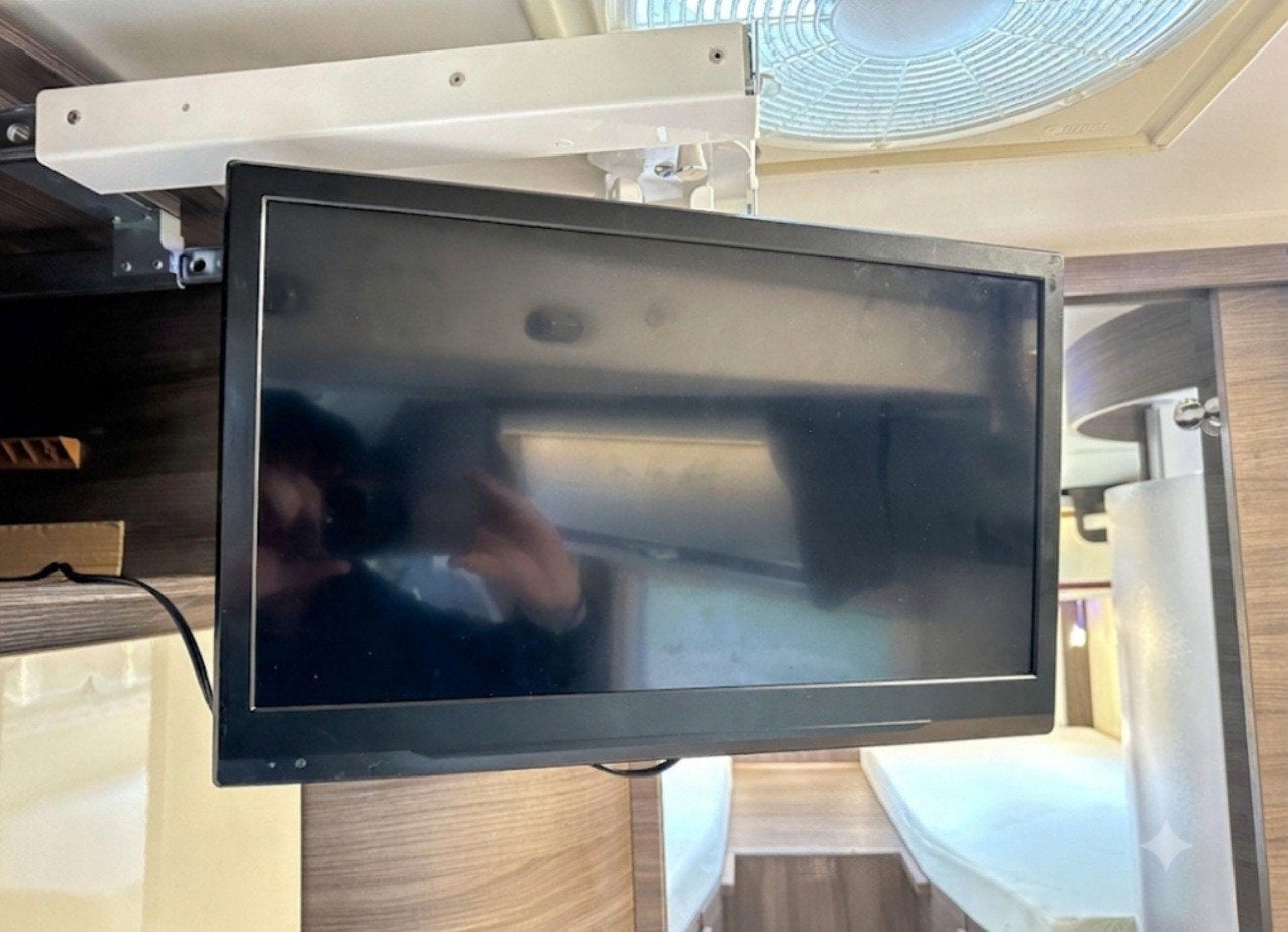 Foto 15 van McLouis 473 G Carat | 2017 | Euro 6  | Zeer compleet € 49750