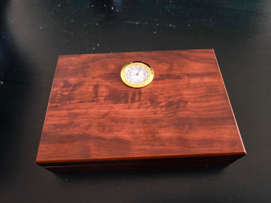 Houten sigarenkistje met hygrometer, Ophalen, Minder dan 50 cm, Minder dan 50 cm, Zo goed als nieuw