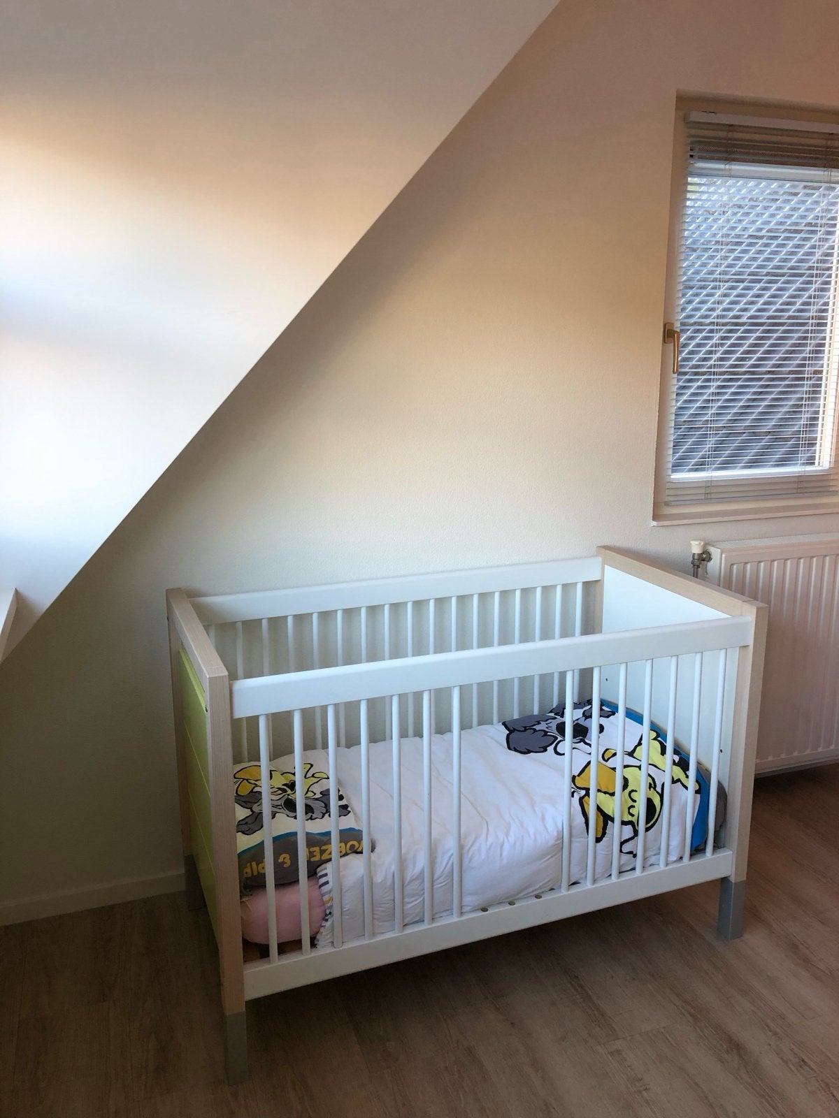 Ledikant Vroomshoop Troy - Mooi en stevig babybed, Ophalen, 70 tot 85 cm, 140 tot 160 cm, Zo goed als nieuw
