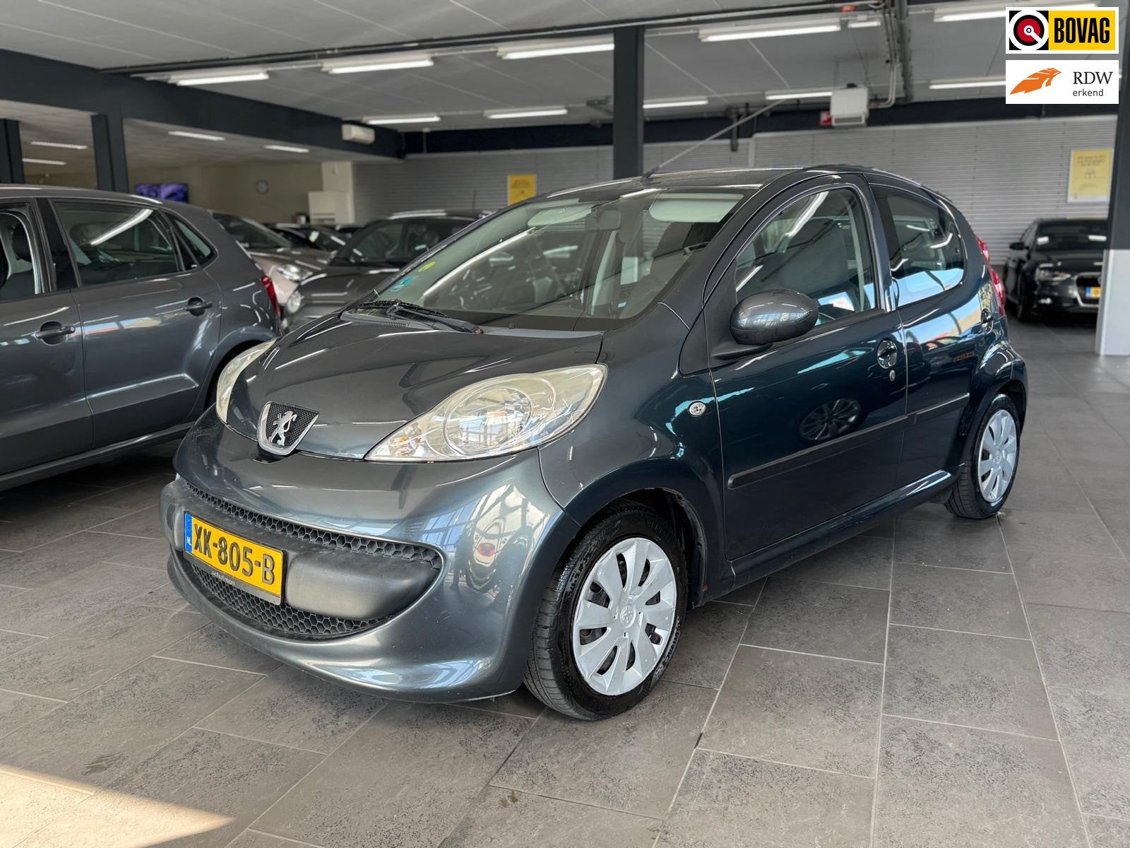 Peugeot 107 1.0-12V XR automaat 5-deurs airco elektrische pa, Auto's, Voorwielaandrijving, Stof, Gebruikt, 4 stoelen