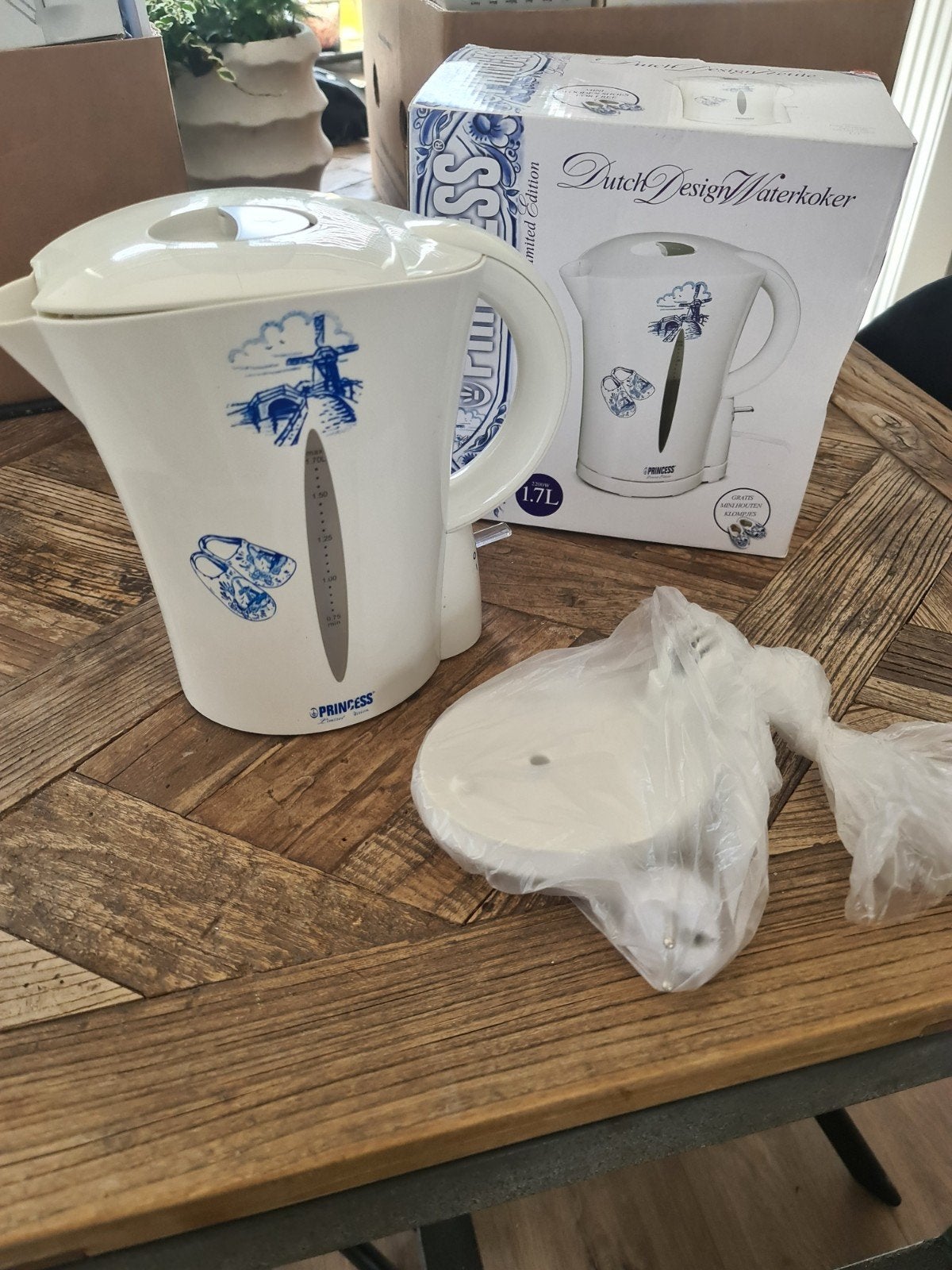 Princess Dutch Design Waterkoker 1.7L -Limited Edition nieuw, 1 tot 2 liter, Ophalen of Verzenden, Nieuw