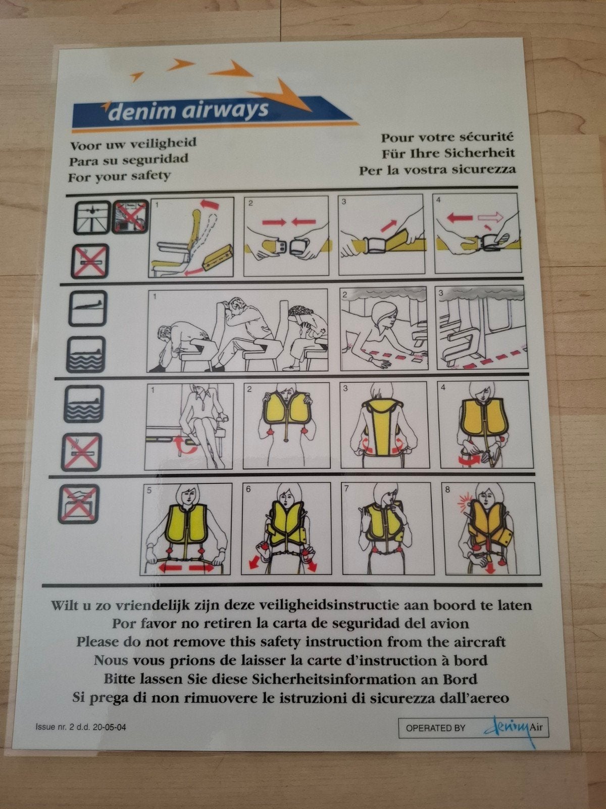 Fokker 50 Denim Airways - safety card, Verzamelen, Luchtvaart en Vliegtuigspotten, Ophalen of Verzenden, Gebruikt, Overige typen