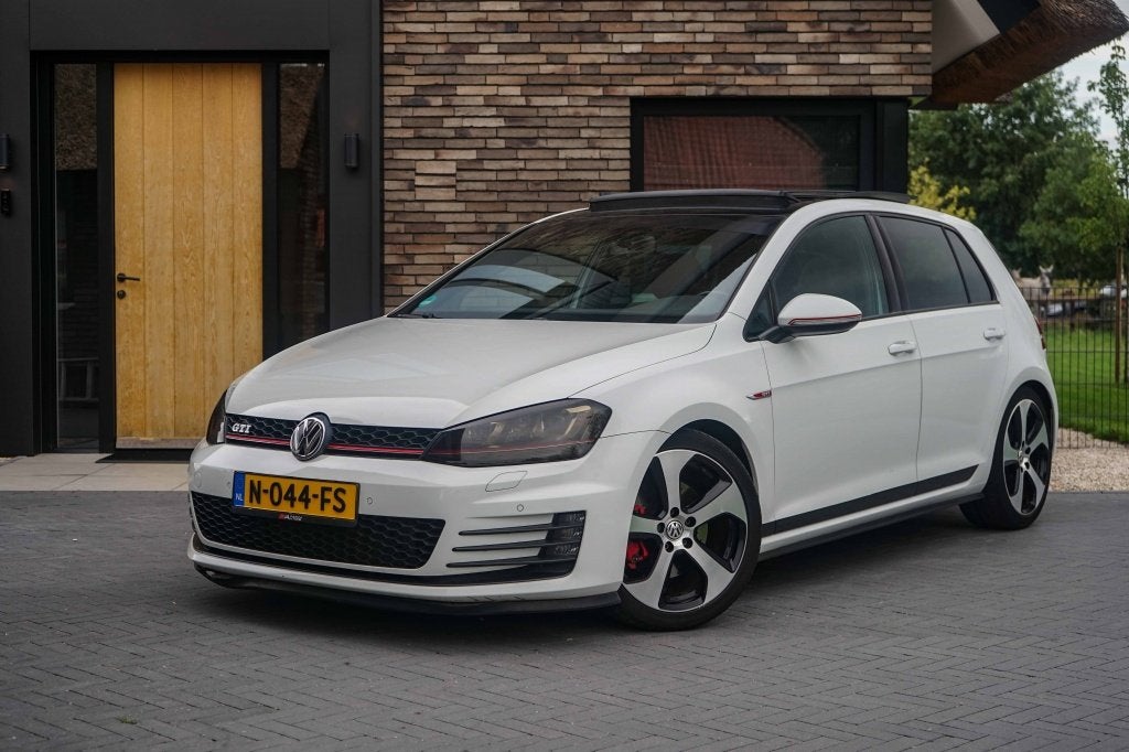 Volkswagen Golf 2.0 TSI GTI Panoramadak/DCC/R-camera/104DKM, Auto's, Dealer onderhouden, Stof, Gebruikt, 4 cilinders