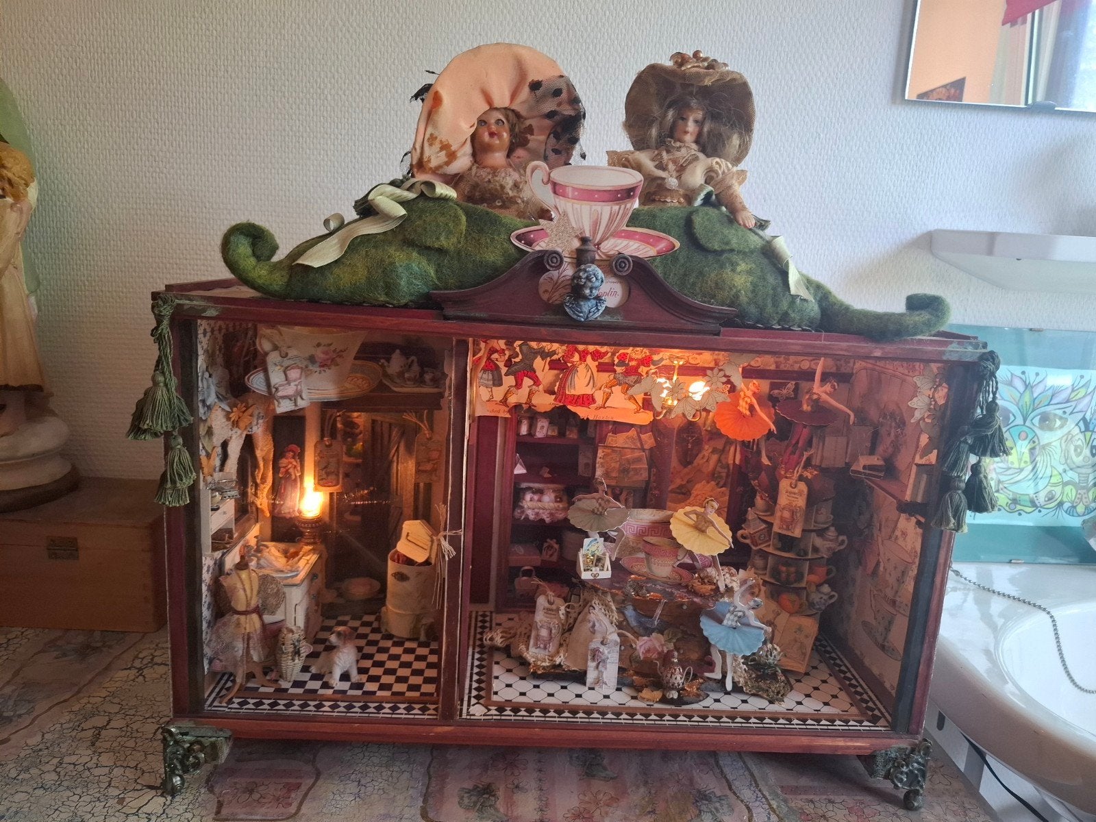 Unieke handgemaakte poppenhuis kijkdoos met verlichting, Verzamelen, Ophalen, Zo goed als nieuw