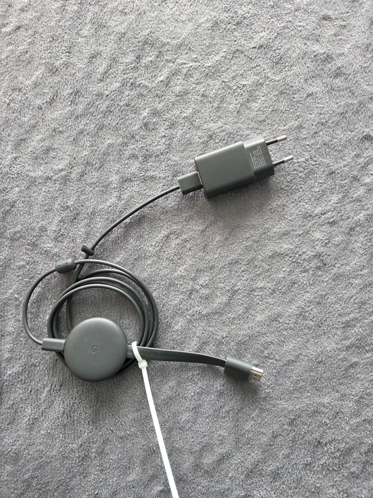 Google Chromecast V3 - Stream eenvoudig naar je tv, Ophalen of Verzenden, Zo goed als nieuw, HDMI