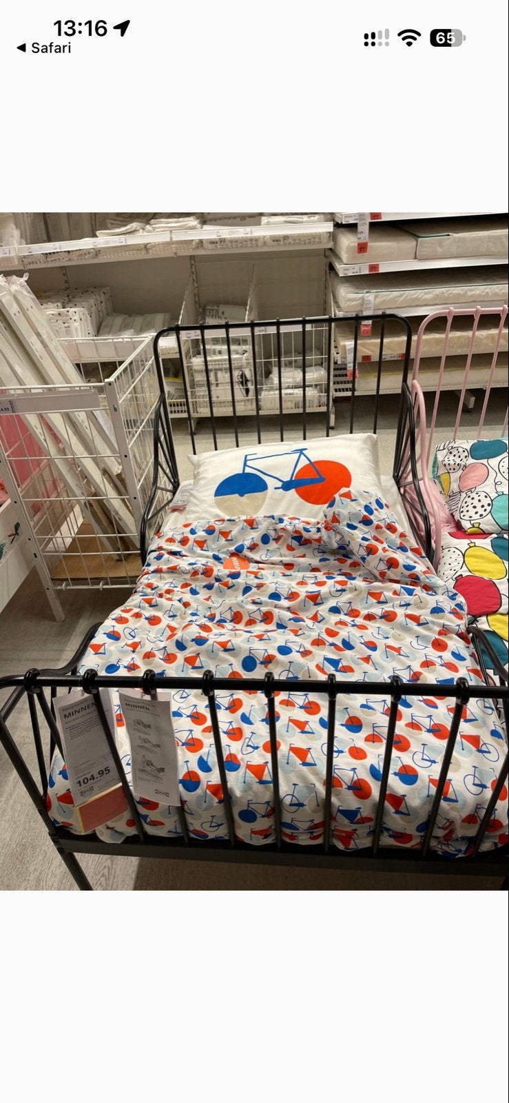 IKEA MINNEN uitschuifbaar kinderbed, zwart, Huis en Inrichting, Ophalen, Verstelbaar, Eenpersoons, Zwart