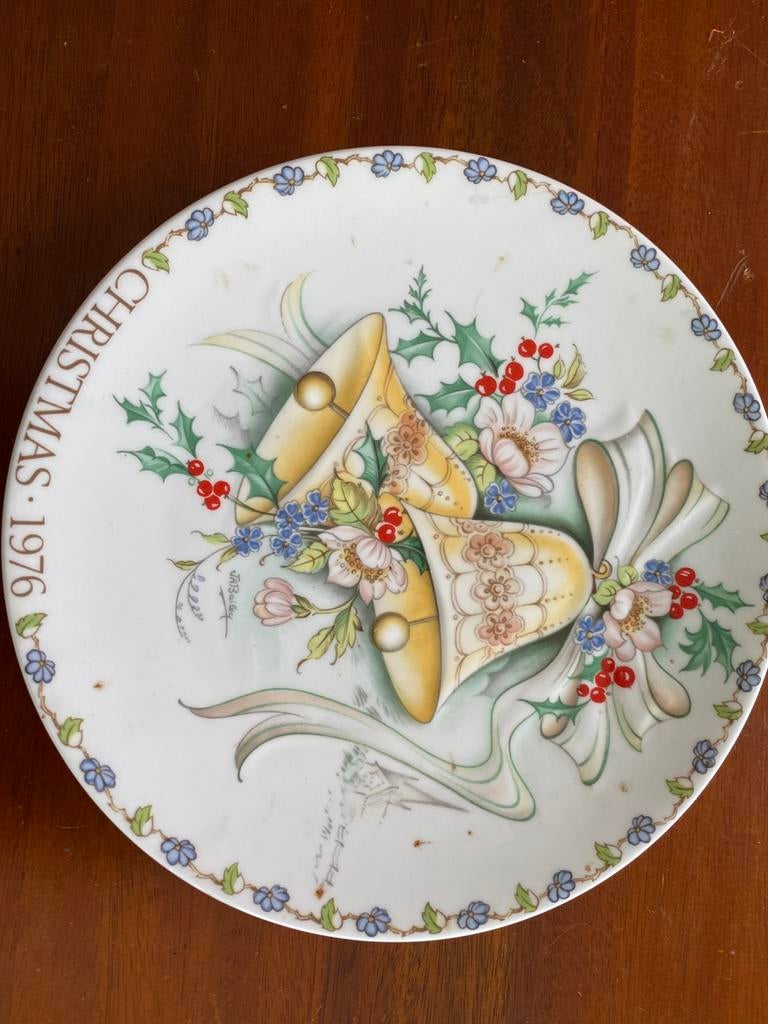 Staffordshire porselrinrn bordje, Ophalen