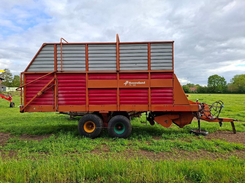 Kverneland opraapwagen. Deutz hark, Veenhuis kuilverdeler., Ophalen, Veehouderij, Weidebouw
