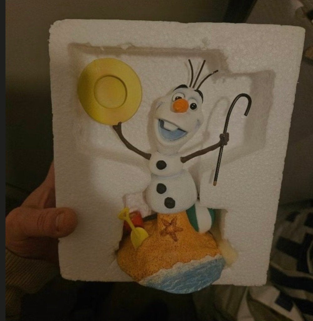 Frozen Olaf beeldje nieuw in doos, Ophalen of Verzenden, Overige figuren, Nieuw, Beeldje of Figuurtje