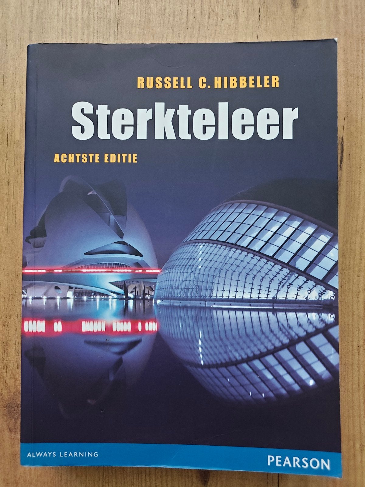 Sterkteleer 8e editie - Russell C. Hibbeler 9789043024501, Gelezen, Verzenden, HBO, Russell C. Hibbeler