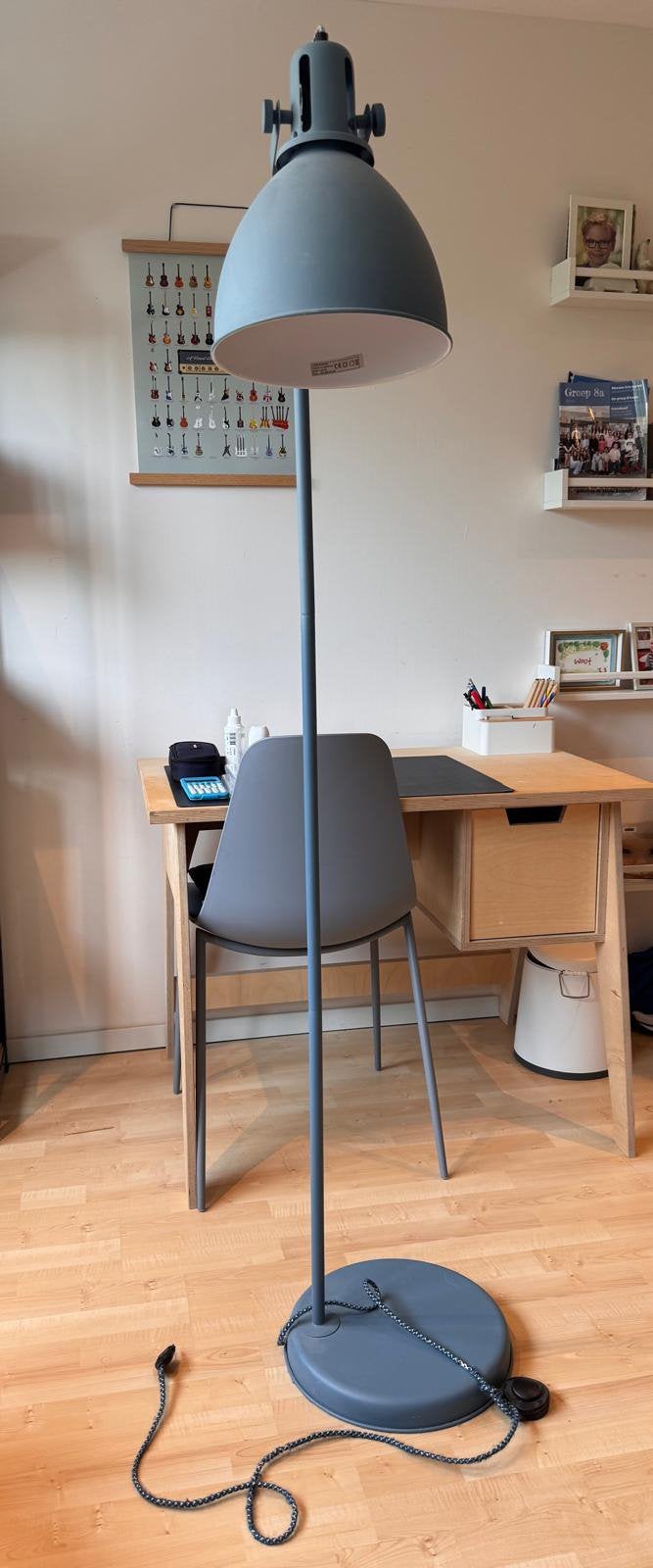 Vloerlamp mat grijsblauw, Ophalen, Gebruikt, 150 tot 200 cm