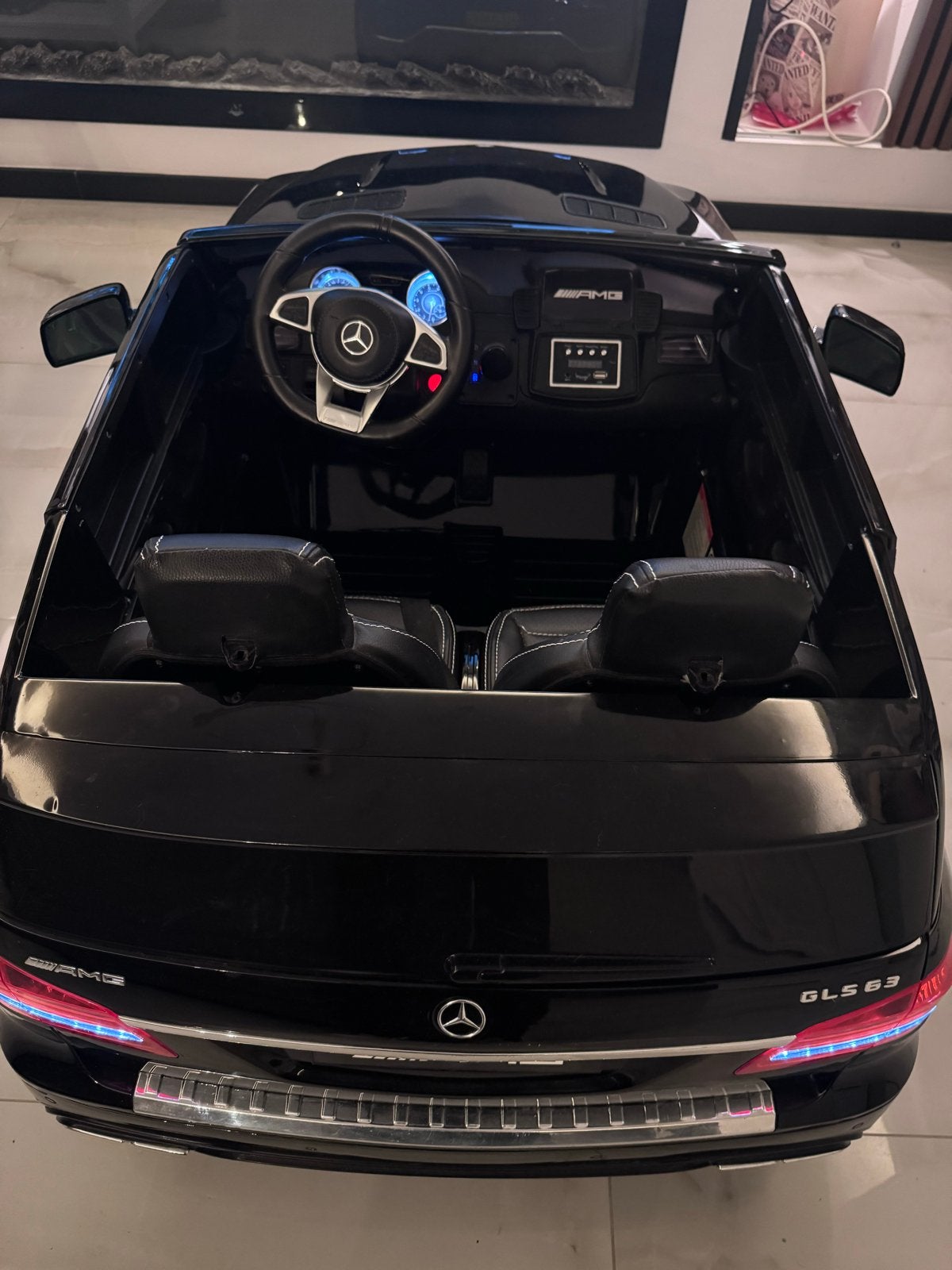 Mercedes GLS 63 AMG Kinderauto - 2-zits + afstandsbediening, Kinderen en Baby's, Ophalen of Verzenden, Zo goed als nieuw, Afstandsbediening