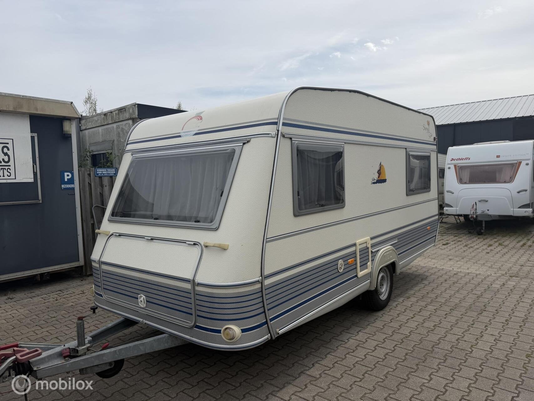 Tec Siena 450K1 met Isabella voortent en luifel, Caravans en Kamperen, T.E.C., Bedrijf, Treinzit, 750 - 1000 kg