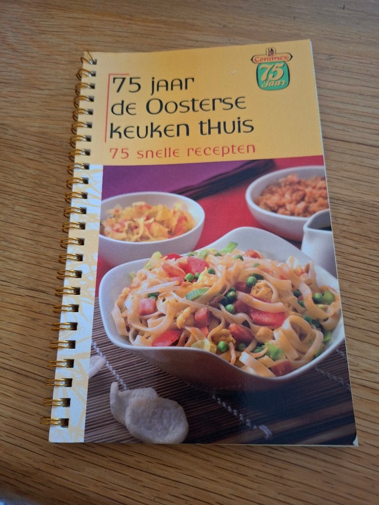 75 jaar de Oosterse keuken thuis, Conimex, Boeken, Ophalen of Verzenden, Zo goed als nieuw, Azië en Oosters