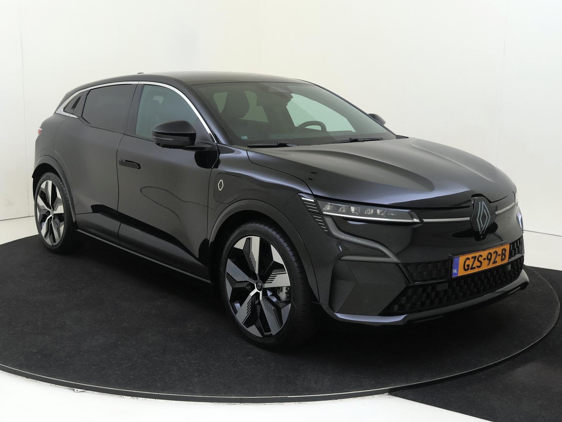 Renault Megane E-Tech comfort range techno 60 kWh | Pack win, Auto's, Dealer onderhouden, Automatische klimaatregeling, Zwart